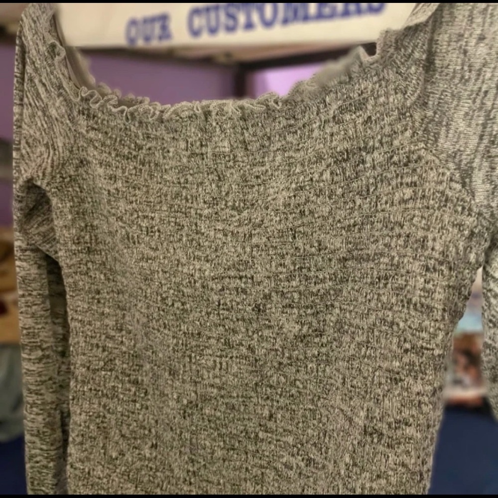 Long Sleeve Crop Top - Picture 5 of 6